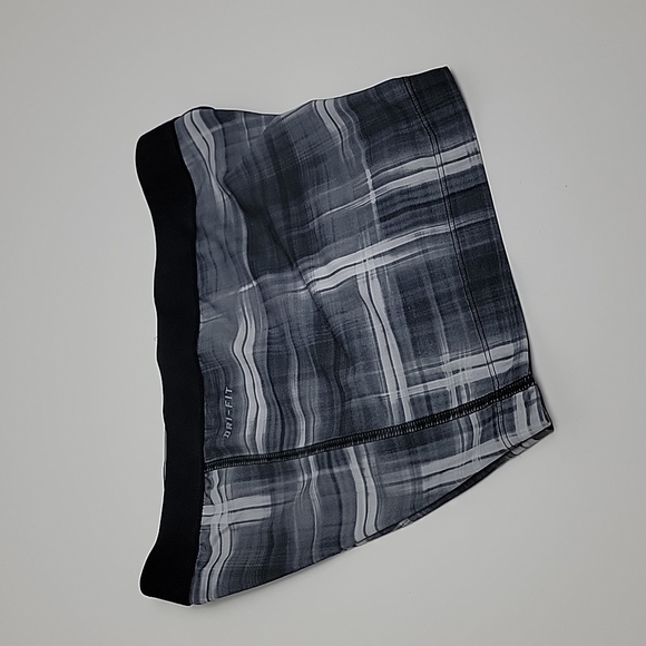 Women Nike Shorts - Picture 6 of 7